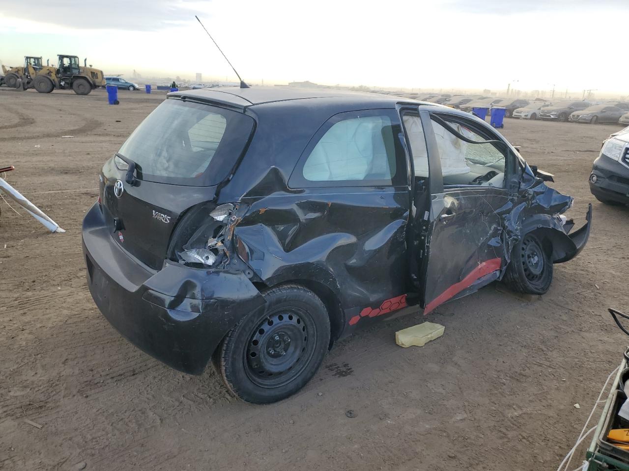 2010 Toyota Yaris - Image 3