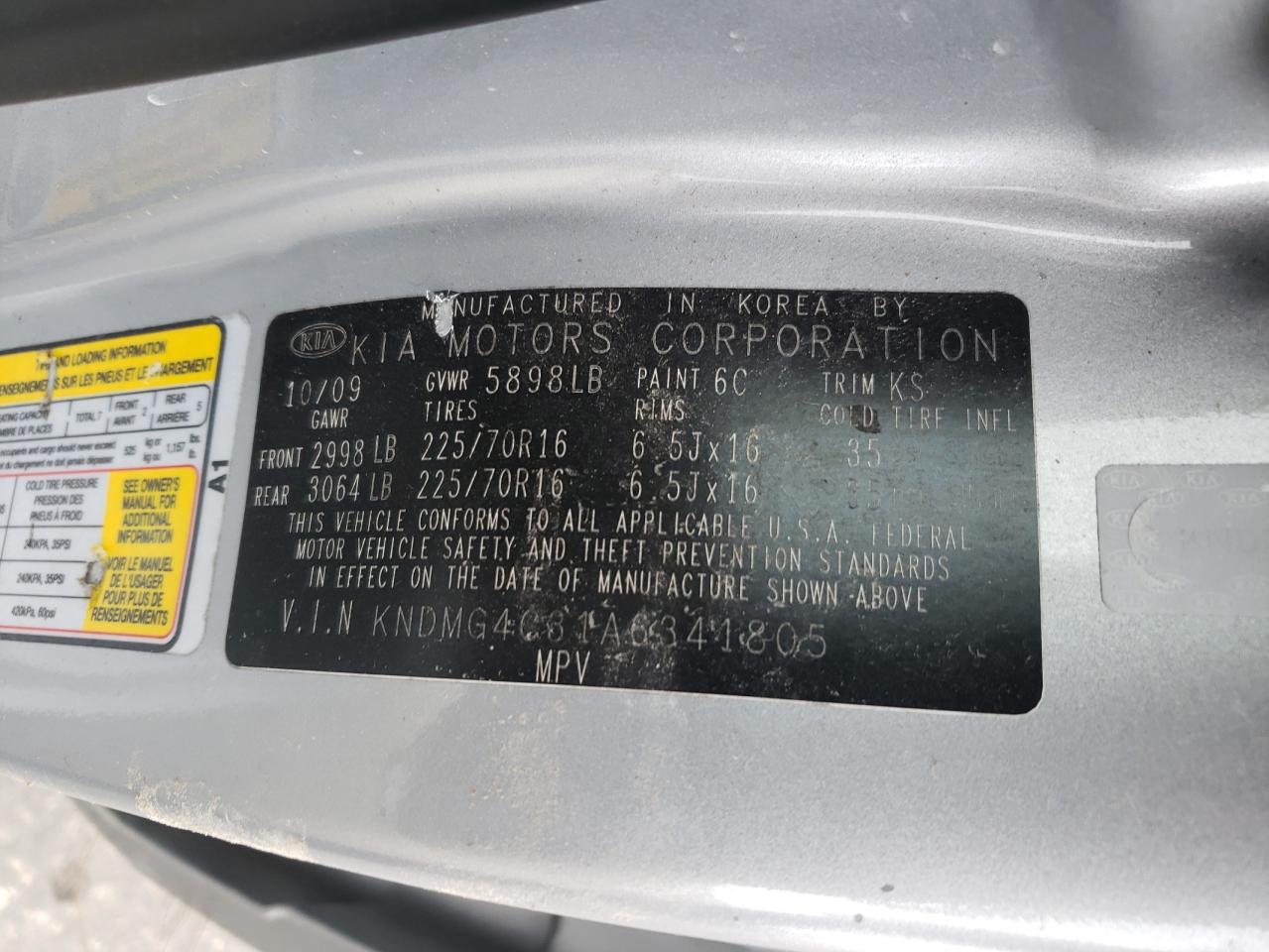 2010 Kia Sedona - Image 14