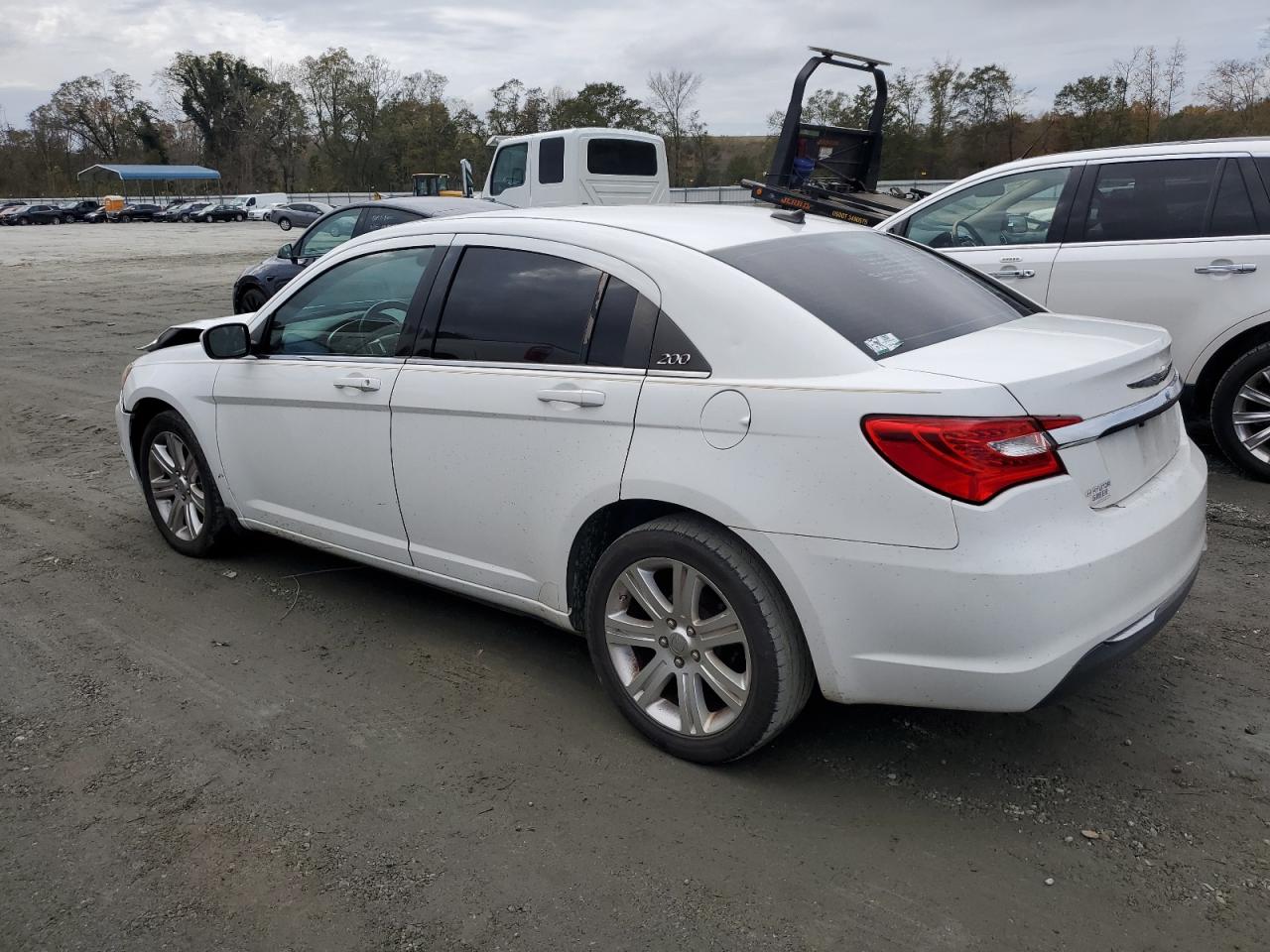 2013 Chrysler 200 - Image 3