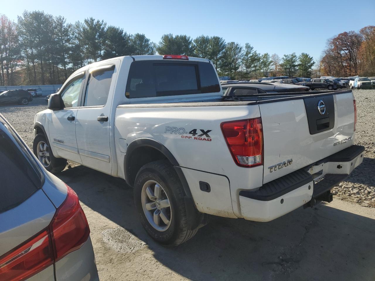 2011 Nissan Titan - Image 2