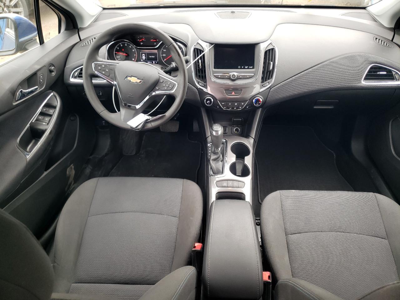 2019 Chevrolet Cruze - Image 8