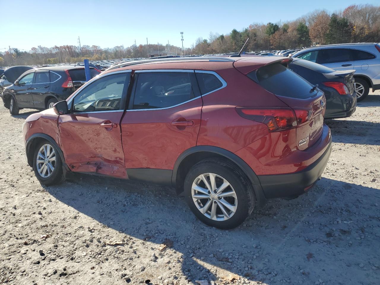 2018 Nissan Rogue - Image 2