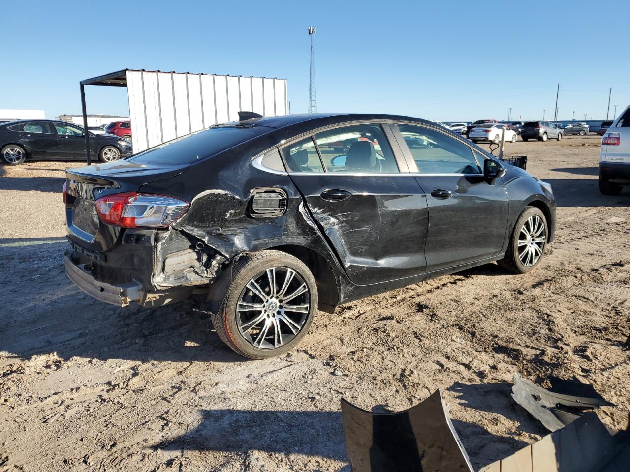 2019 Chevrolet Cruze - Image 3
