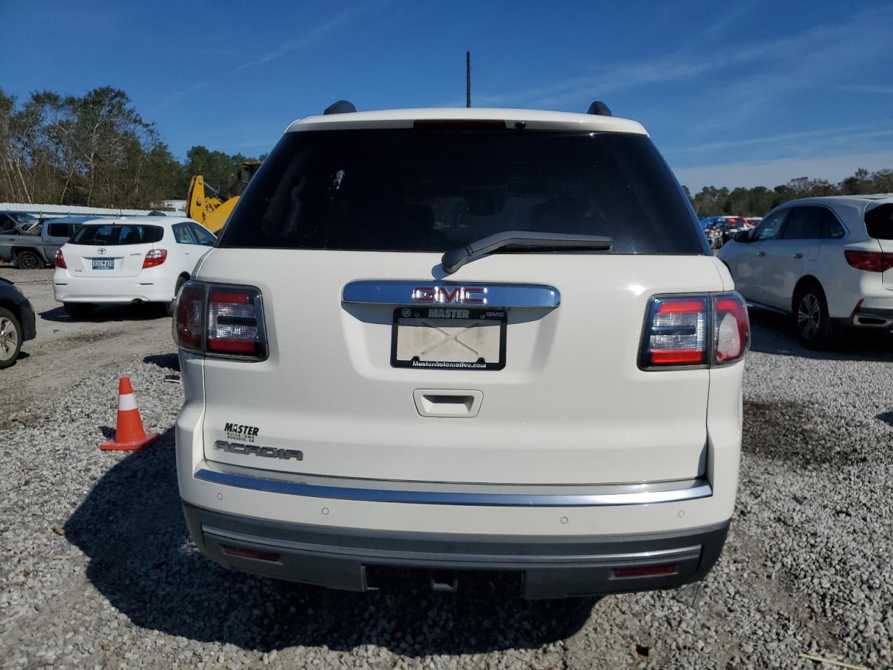 2015 GMC Acadia - Image 6