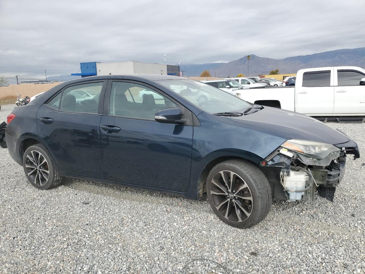 VIN 5YFBURHE0HP647680 2017 TOYOTA COROLLA no.4