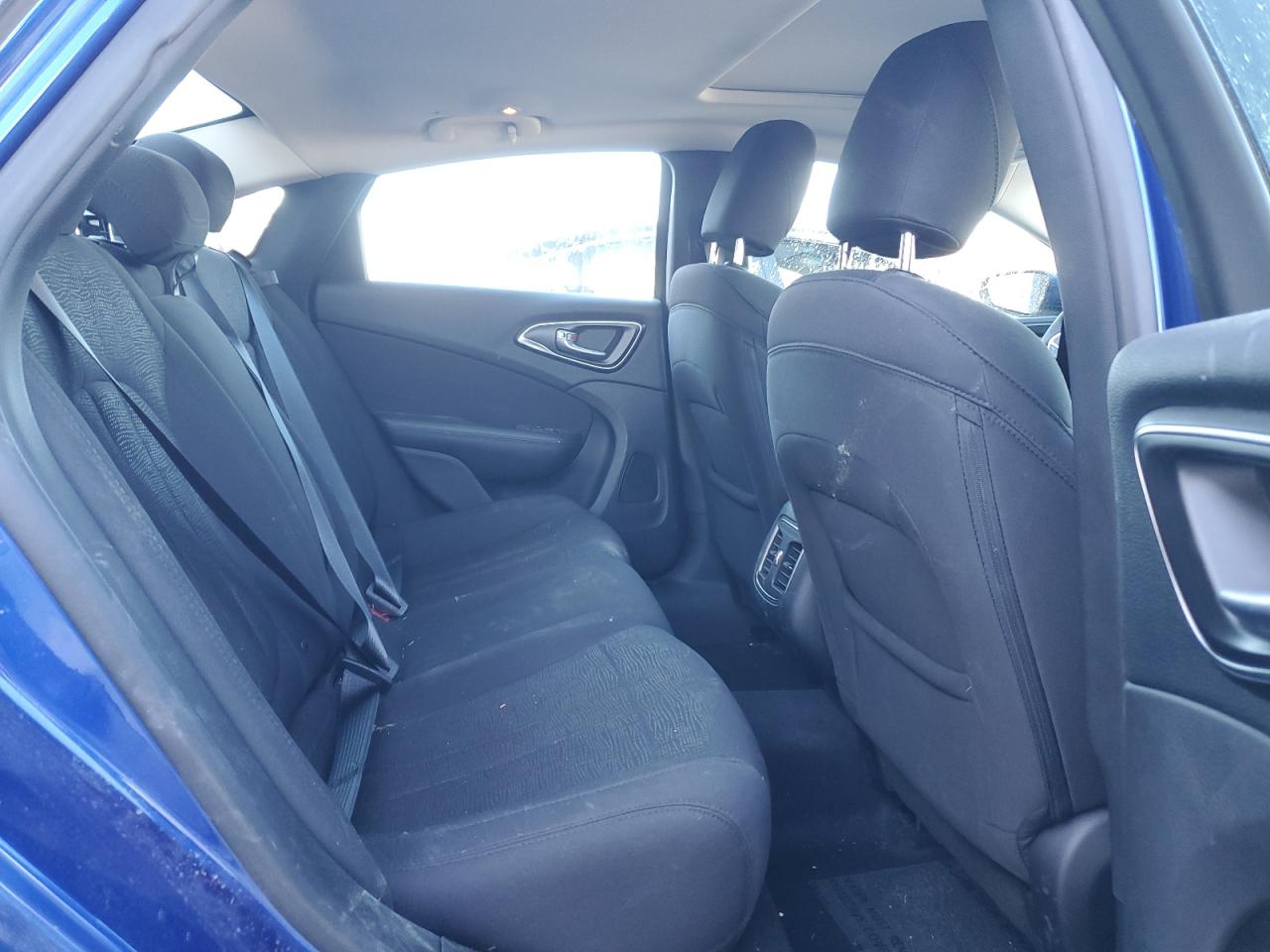 2016 Chrysler 200 - Image 10
