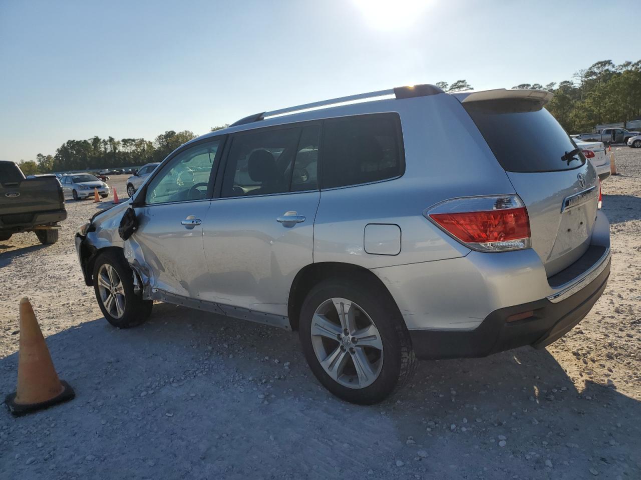 VIN 5TDDK3EH9DS185485 2013 TOYOTA HIGHLANDER no.2