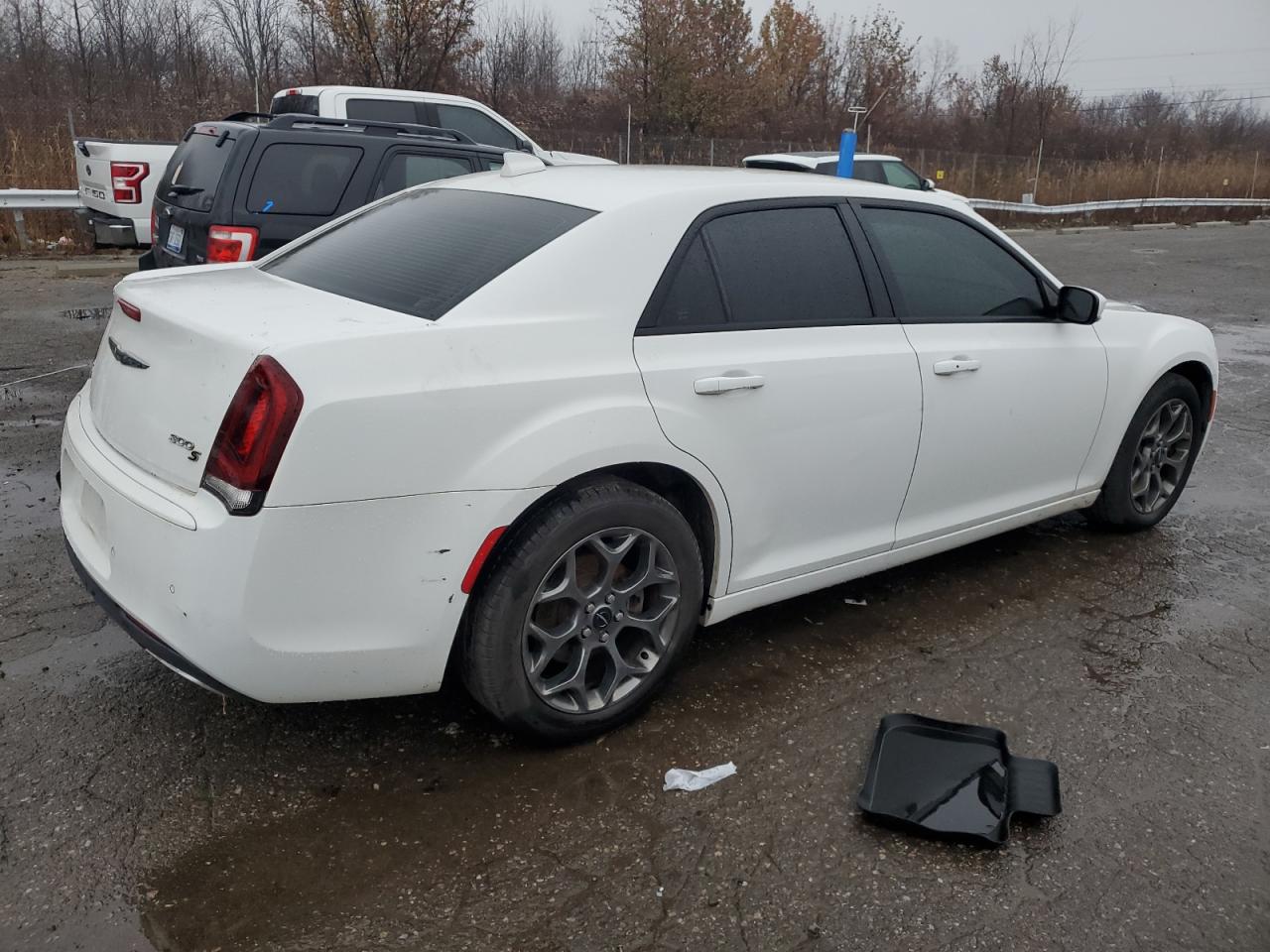 2017 Chrysler 300 - Image 3