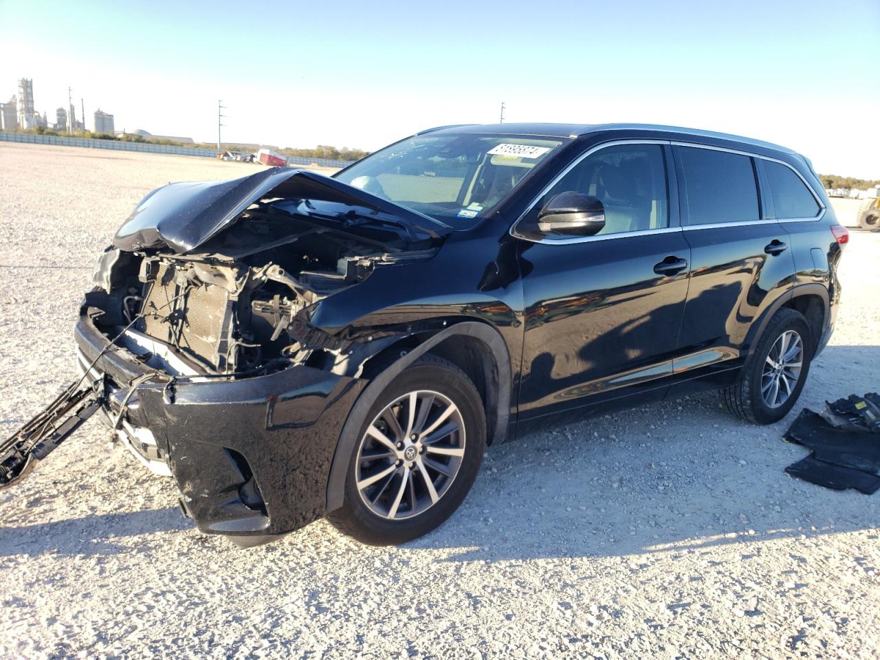 2018 Toyota Highlander - Image 1