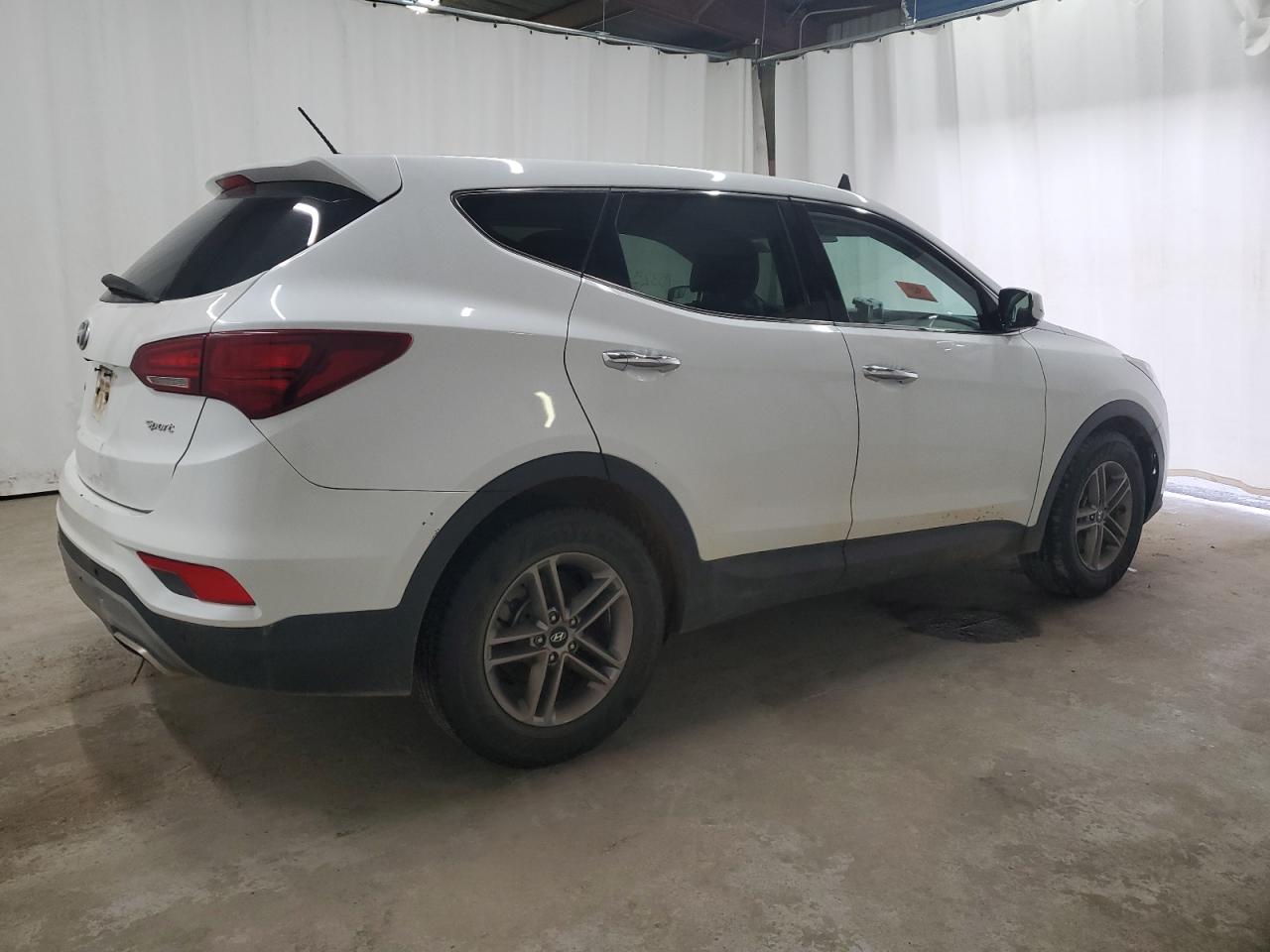 2018 Hyundai Santa Fe - Image 3