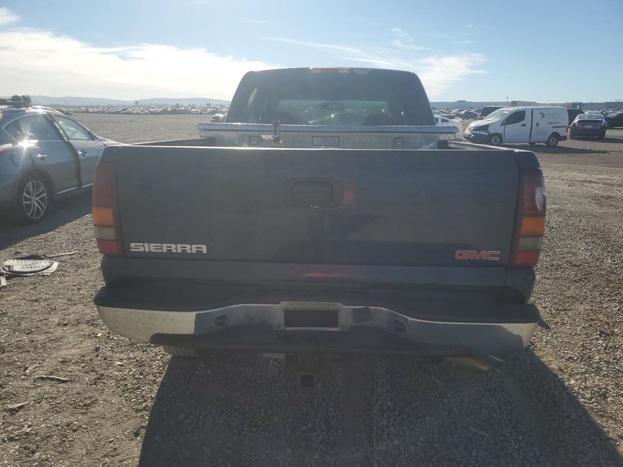 2002 GMC Sierra C2500 Heavy Duty VIN: 1GTHC23U82F211497 Lot: 82243034