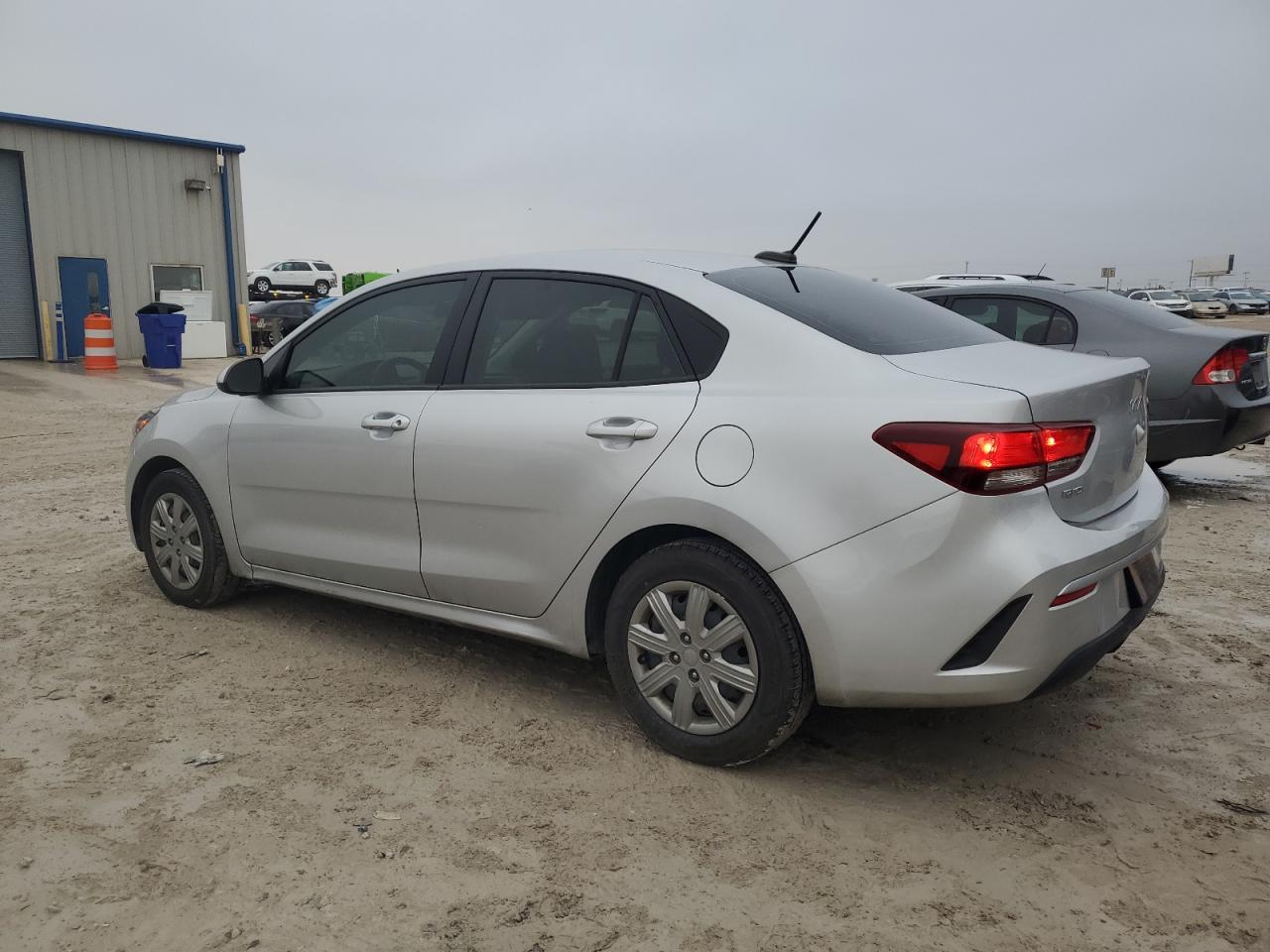2022 Kia Rio - Image 2