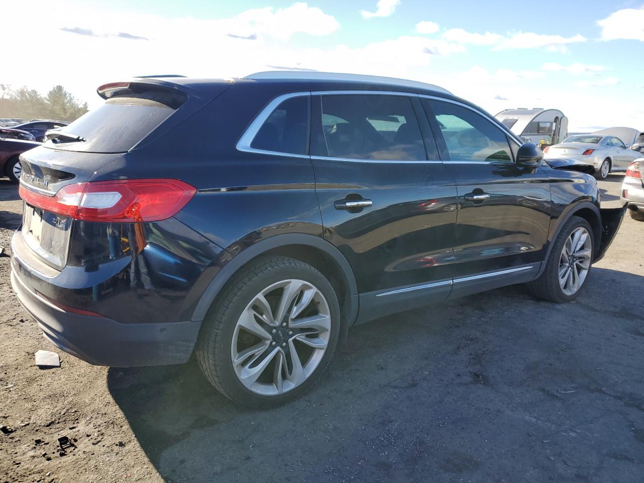 2017 Lincoln MKX - Image 3