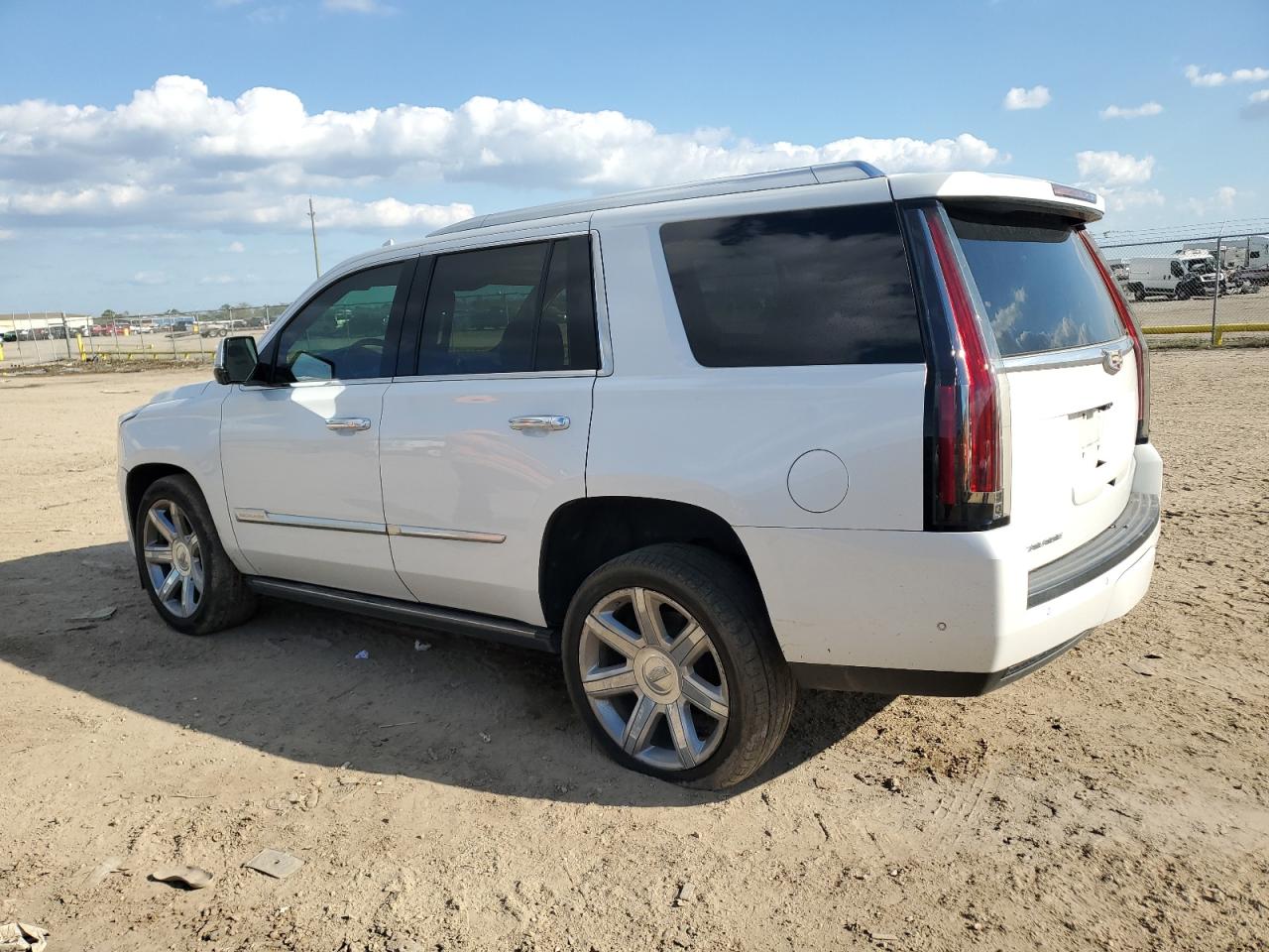 VIN 1GYS4CKJ1LR156921 2020 CADILLAC ESCALADE no.2