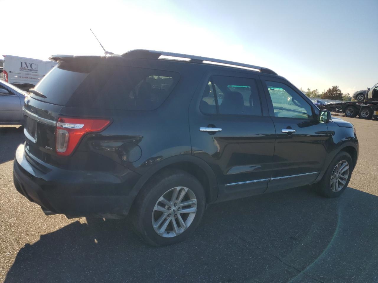 2015 Ford Explorer - Image 3