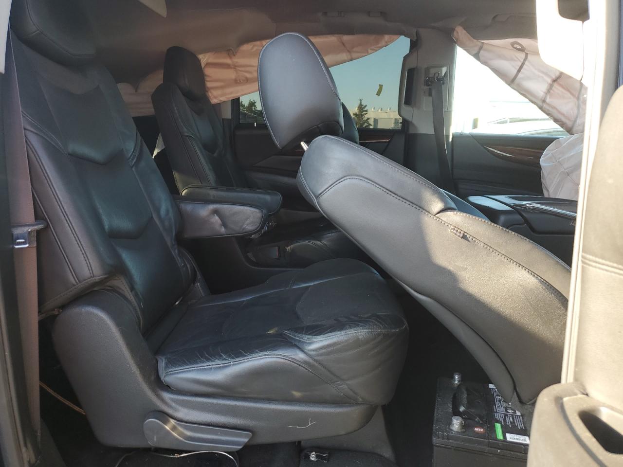 2015 Cadillac Escalade - Image 11