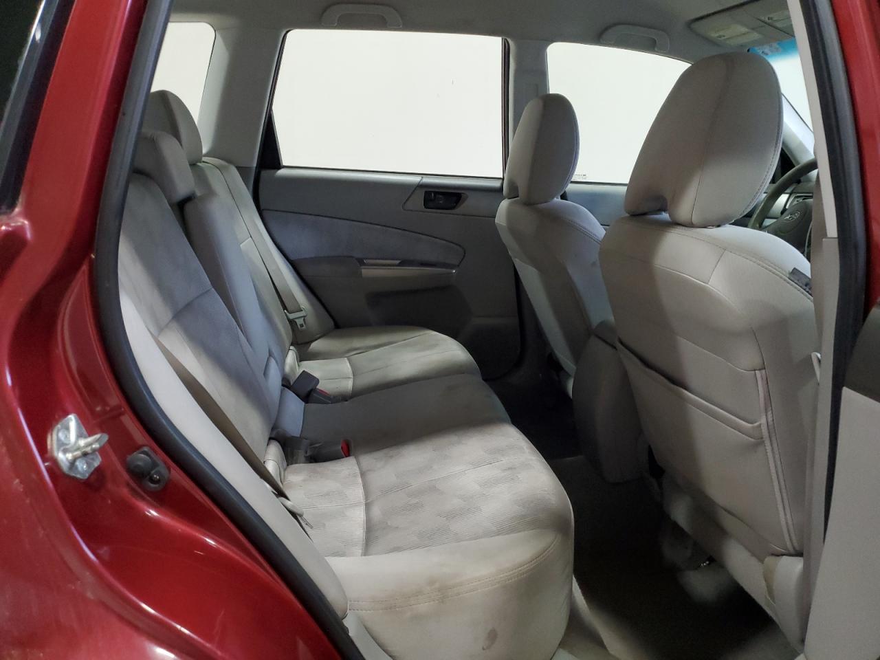 2010 Subaru Forester - Image 11