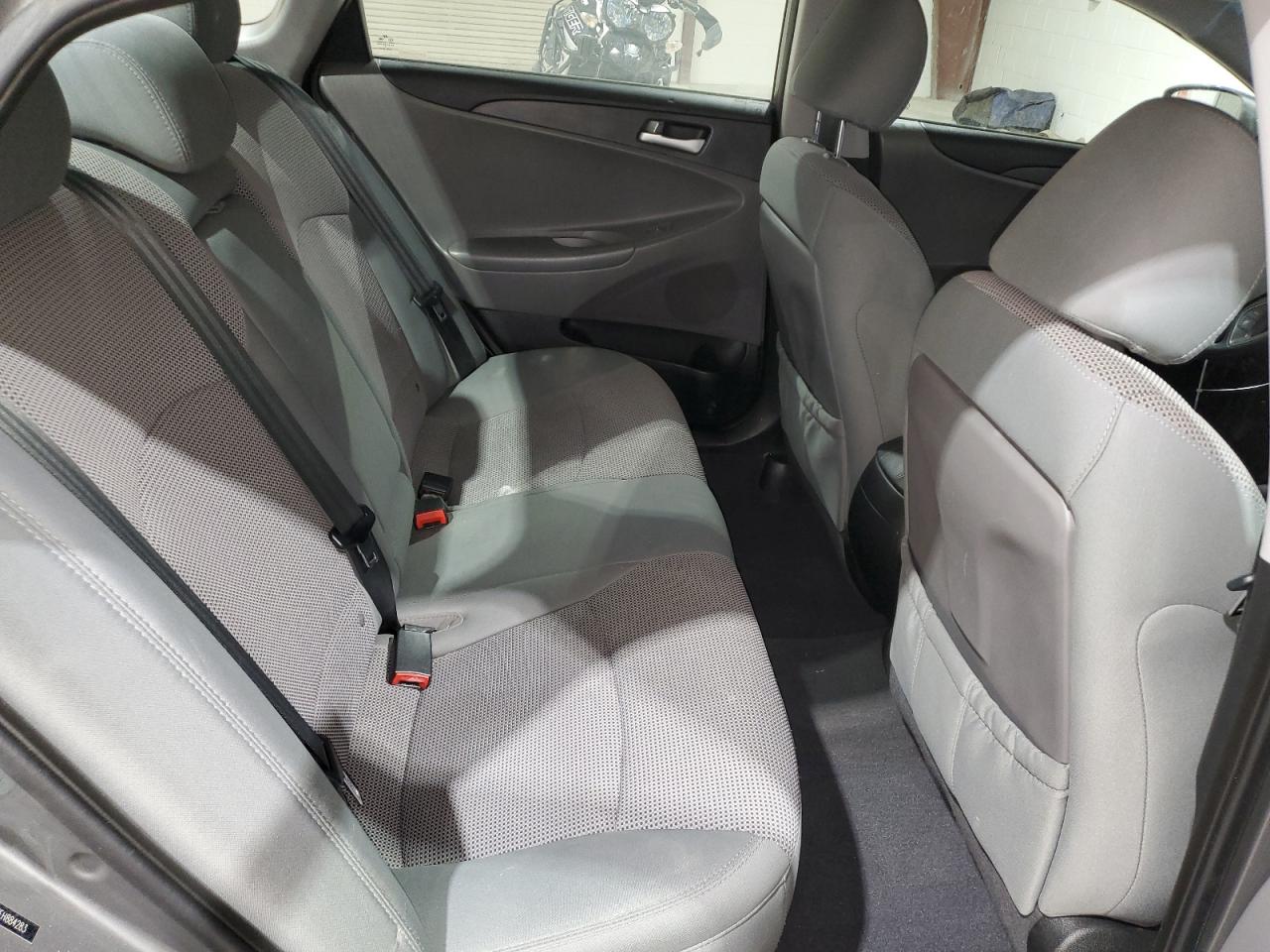 2014 Hyundai Sonata - Image 10