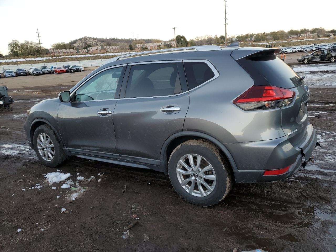 2018 Nissan Rogue - Image 2