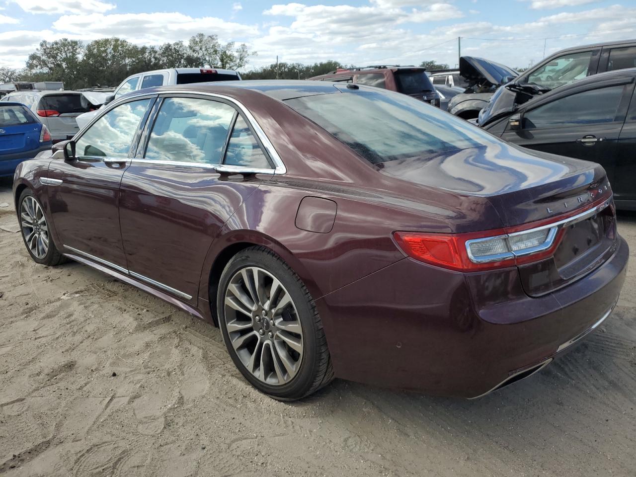 2017 Lincoln Continental - Image 2