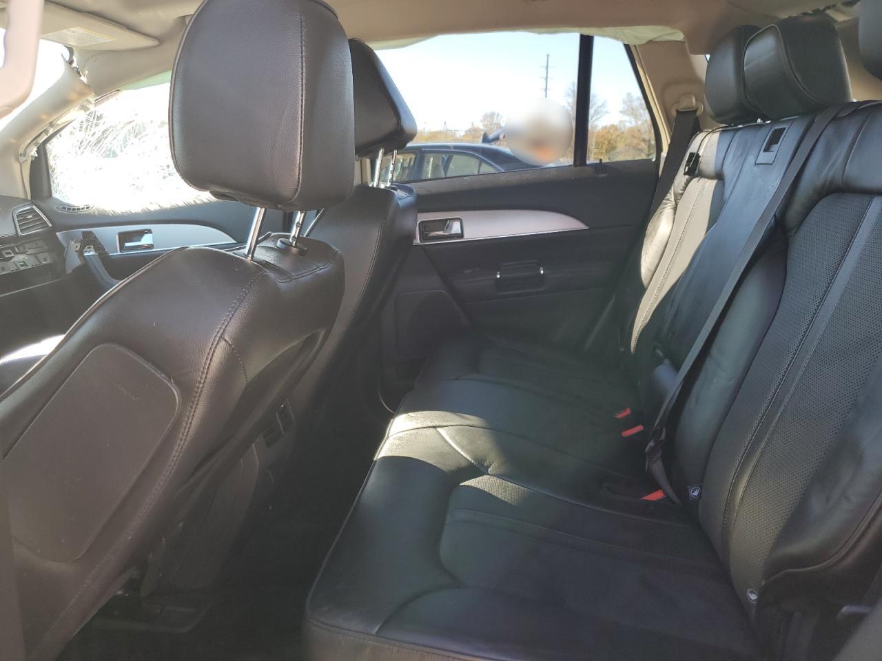 2013 Lincoln MKX - Image 11