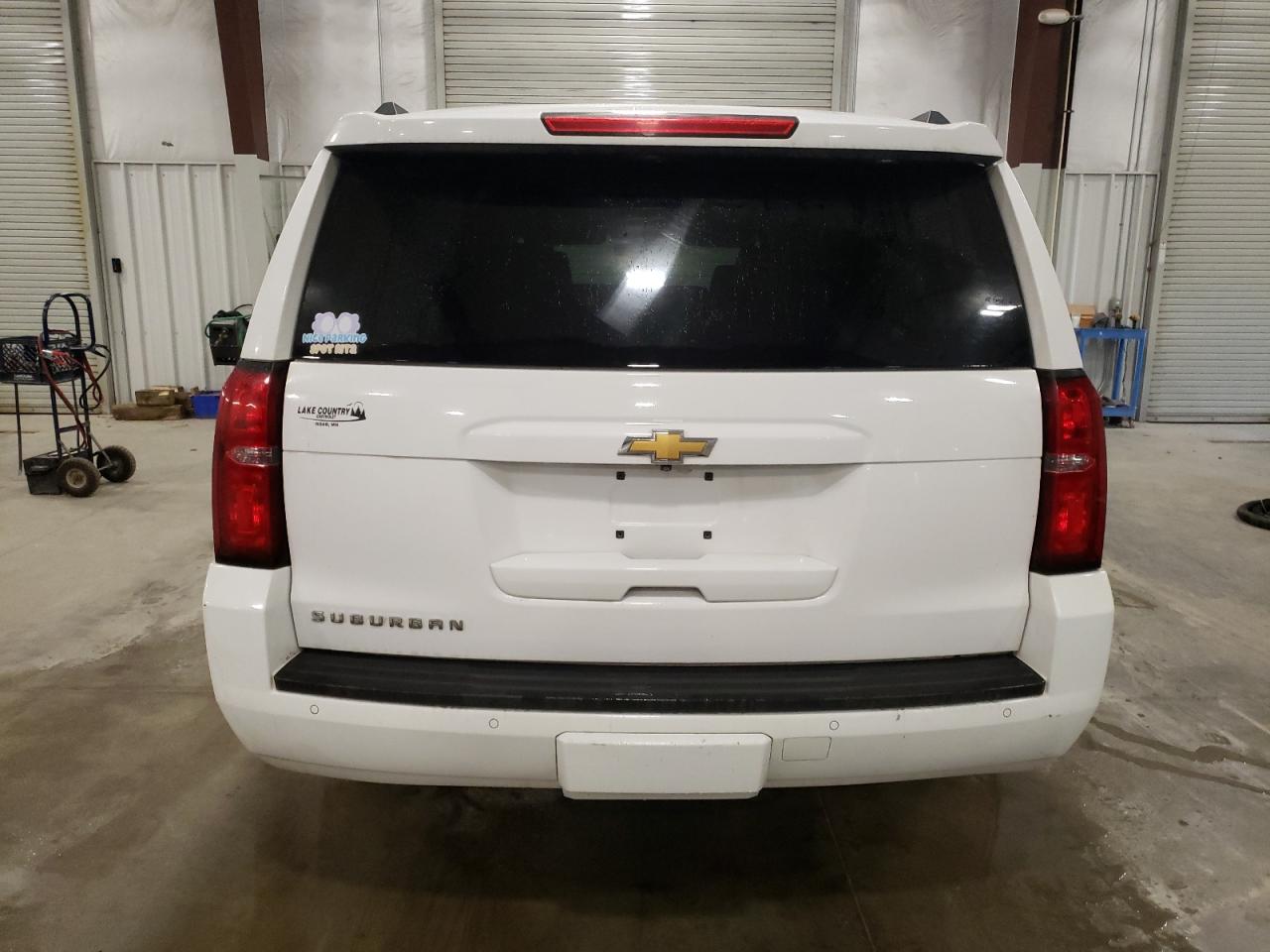 2016 Chevrolet Suburban - Image 6