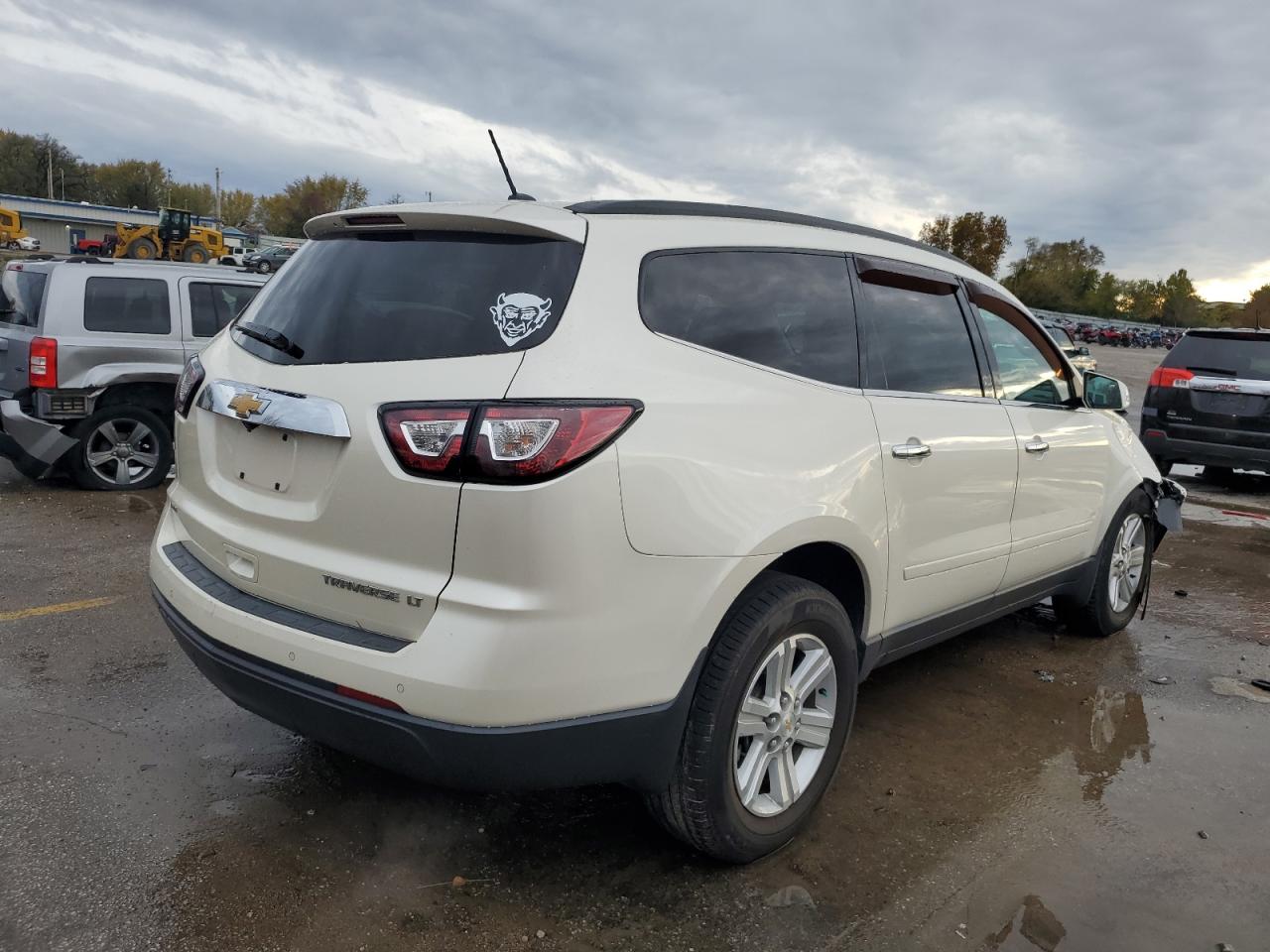 2013 Chevrolet Traverse - Image 3