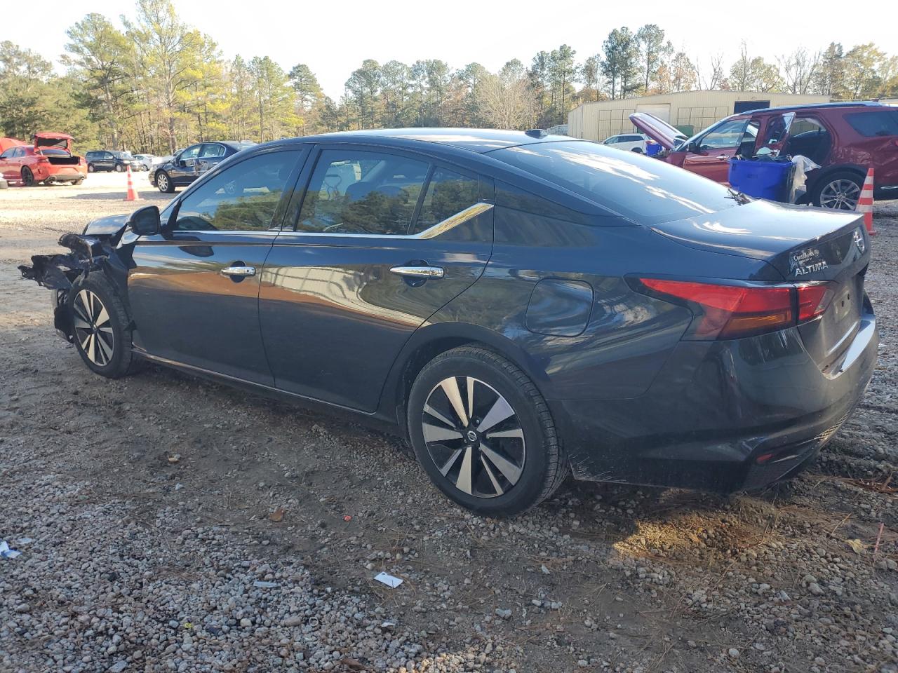 2019 Nissan Altima - Image 2