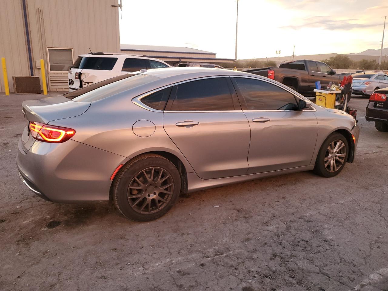 VIN 1C3CCCAB1FN621494 2015 CHRYSLER 200 no.3