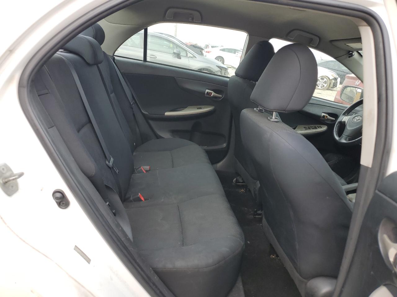 2010 Toyota Corolla - Image 10