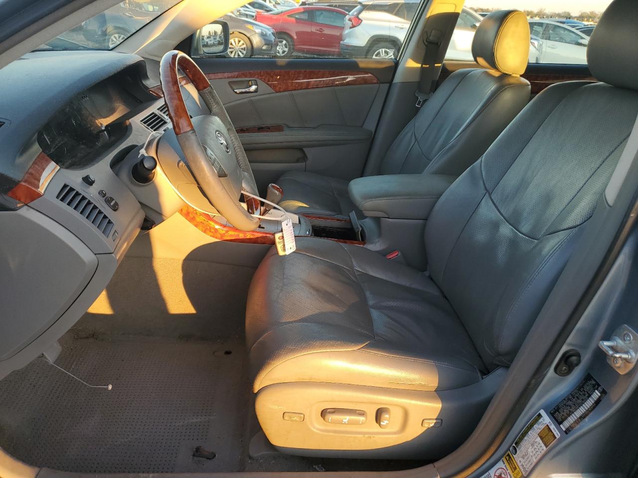 2007 Toyota Avalon - Image 7