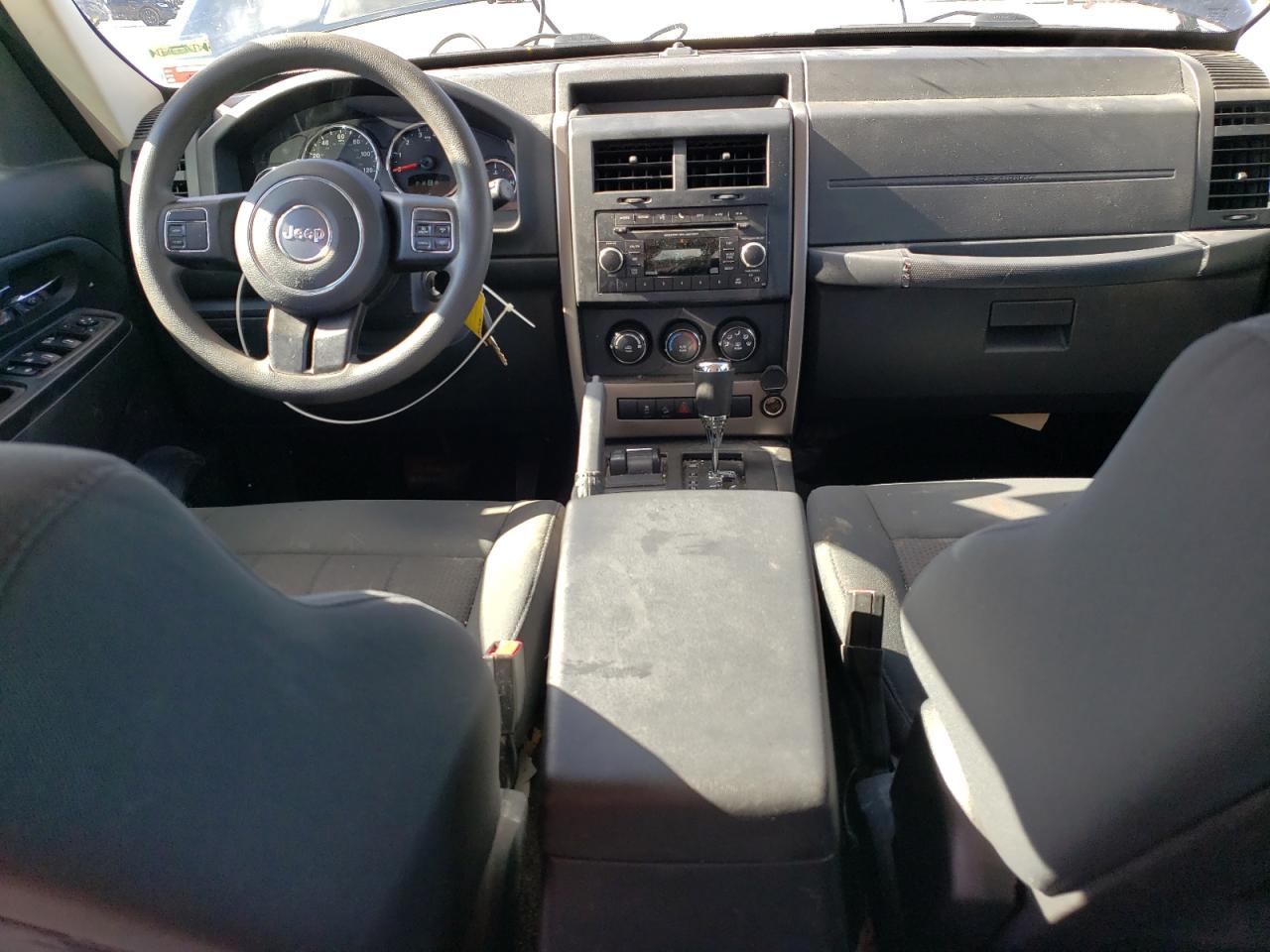 2012 Jeep Liberty (North America) - Image 8