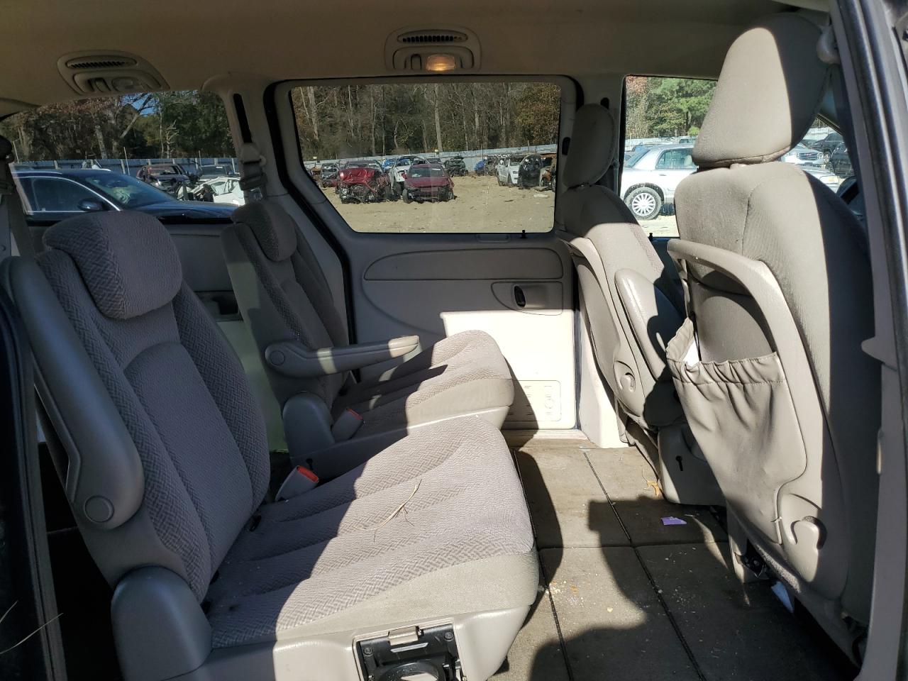 2007 Dodge Caravan - Image 12