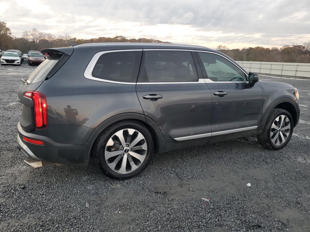 2022 Kia Telluride - Image 3