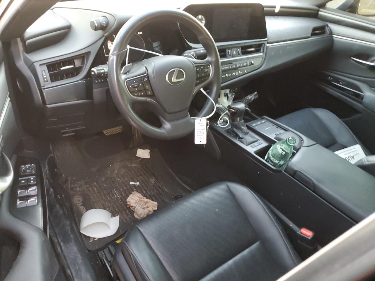 2022 Lexus ES - Image 8