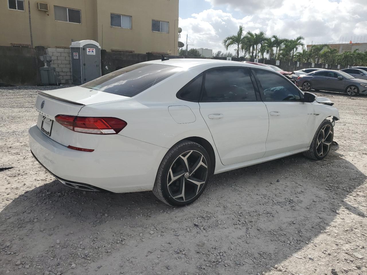 2020 Volkswagen Passat - Image 3