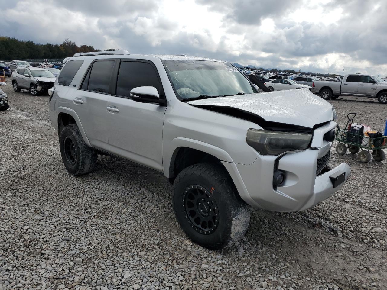 VIN JTEBU5JR3G5336113 2016 TOYOTA 4RUNNER no.4