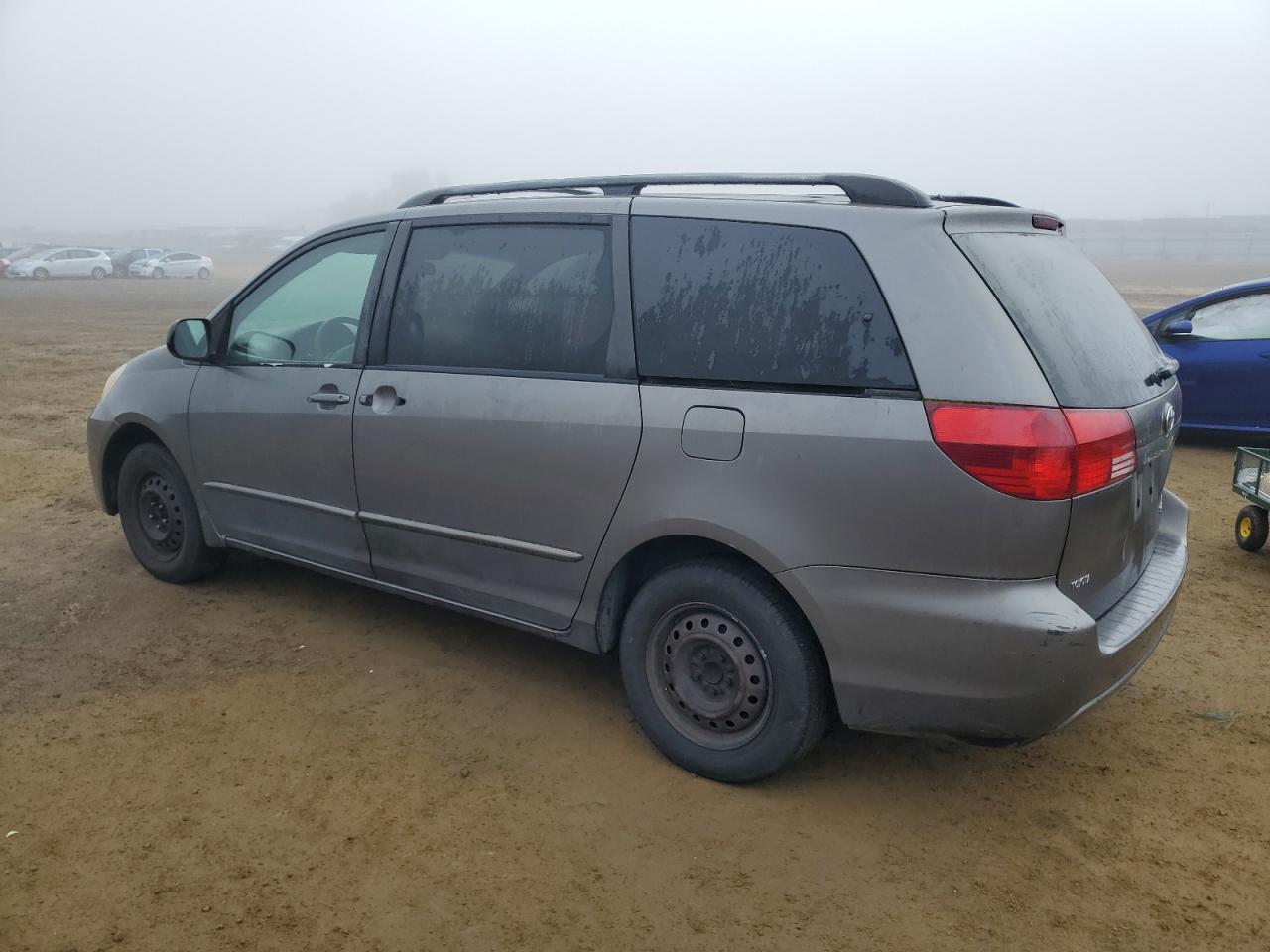 2004 Toyota Sienna - Image 2