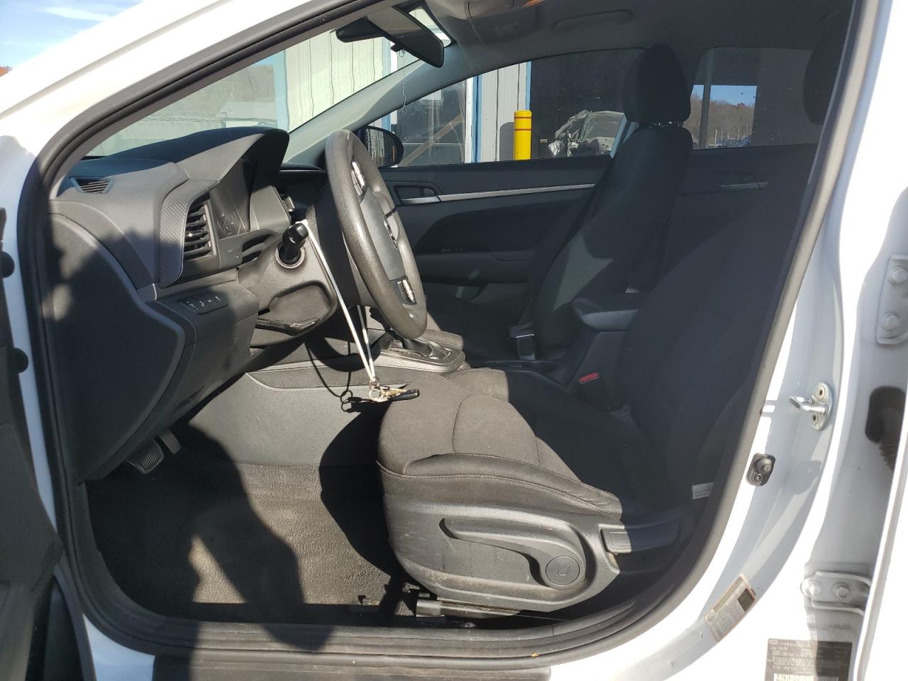 2020 Hyundai Elantra - Image 7