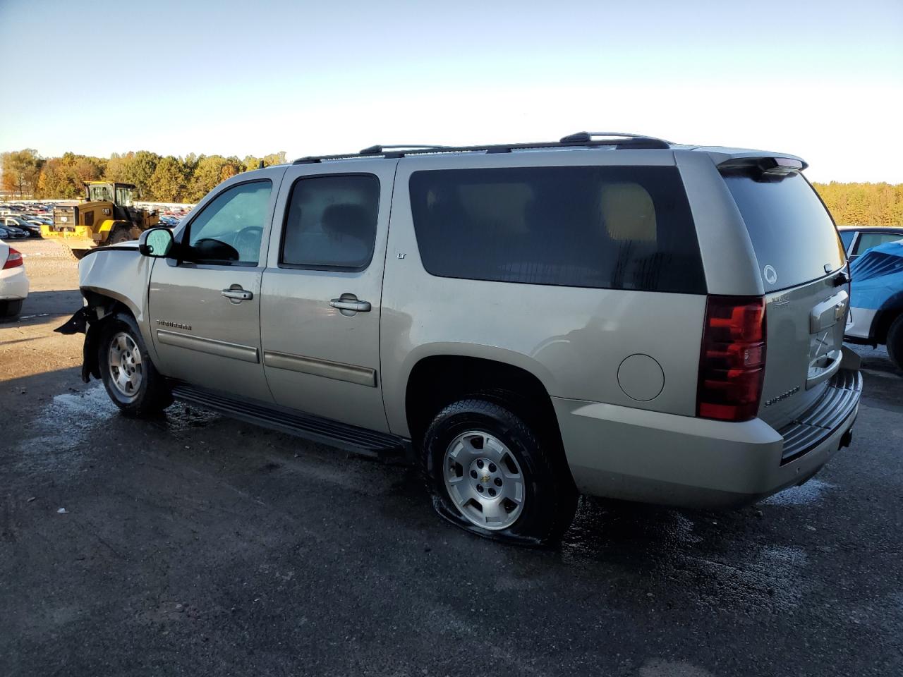 VIN 1GNSCJE09ER144512 2014 CHEVROLET SUBURBAN no.2