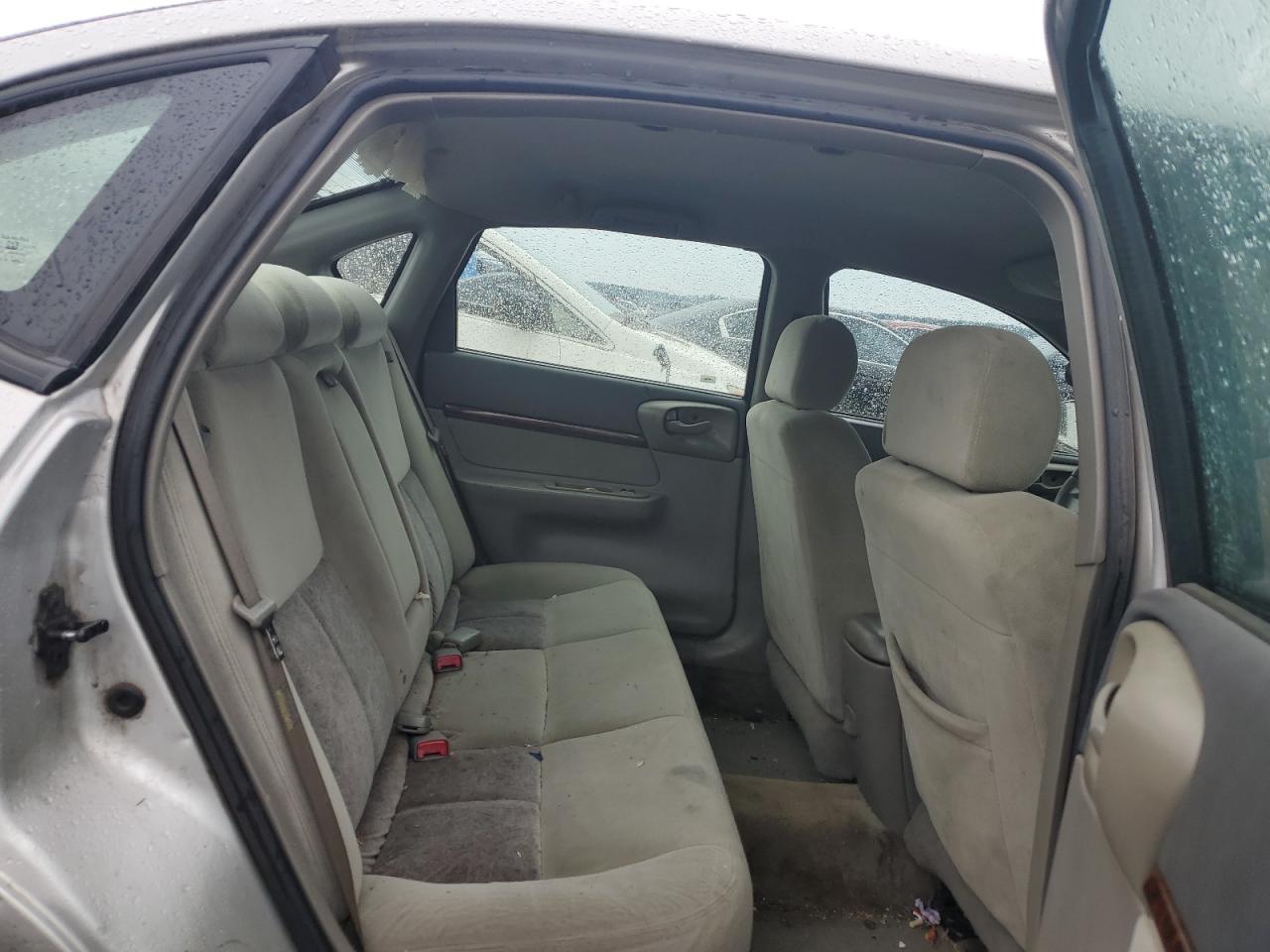 2004 Chevrolet Impala - Image 11