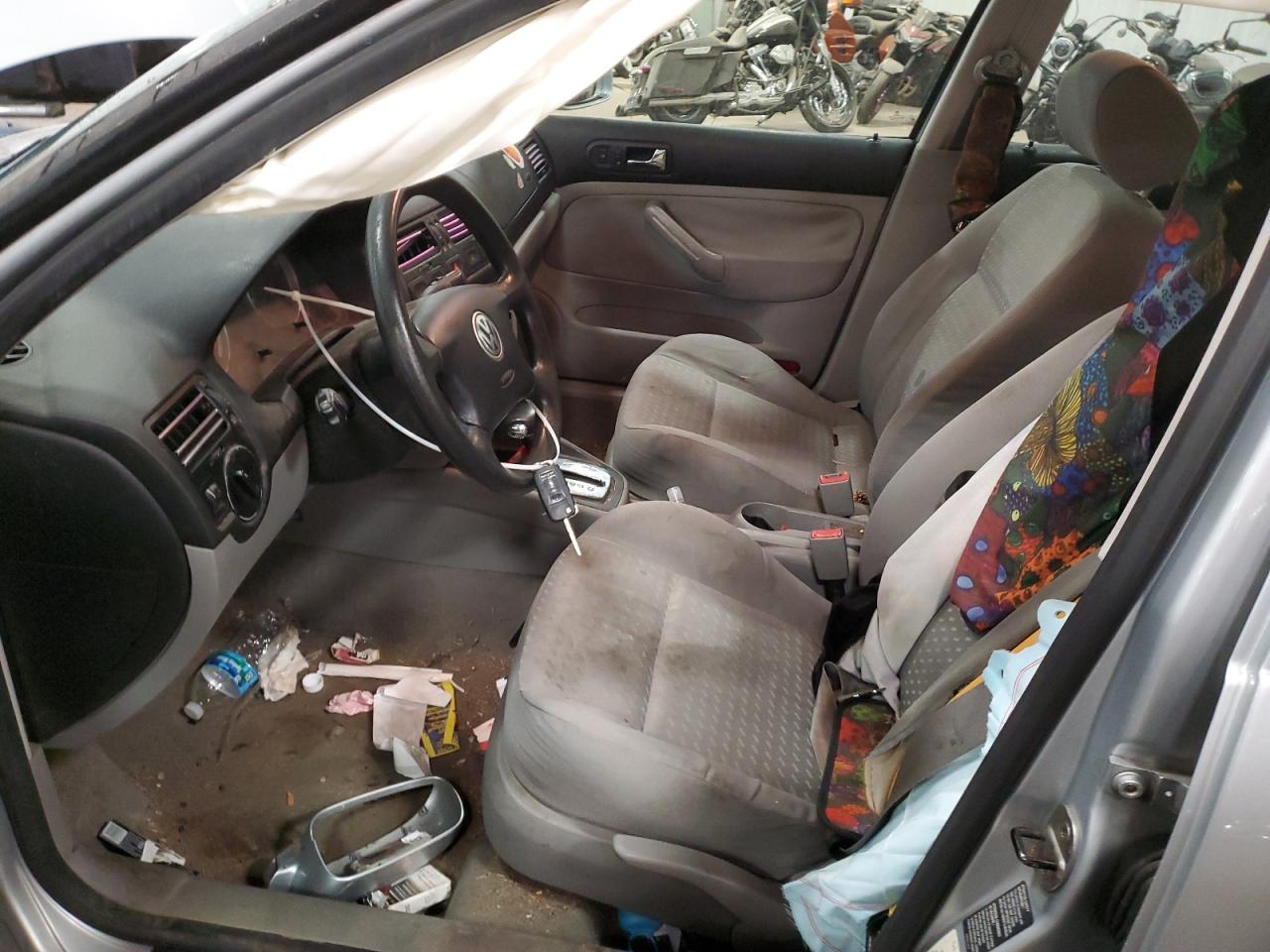 2004 Volkswagen Jetta - Image 7