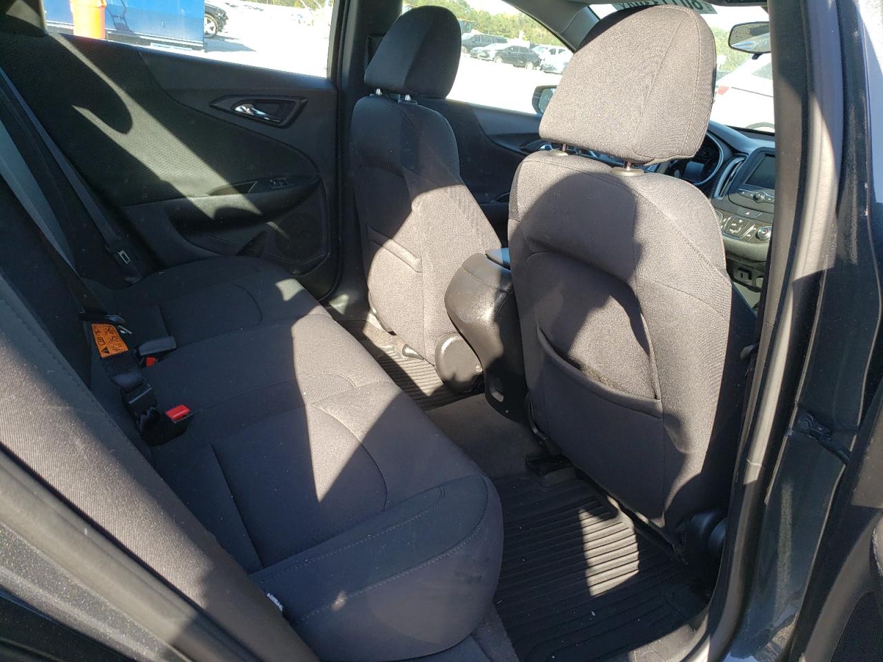 2018 Chevrolet Malibu - Image 10