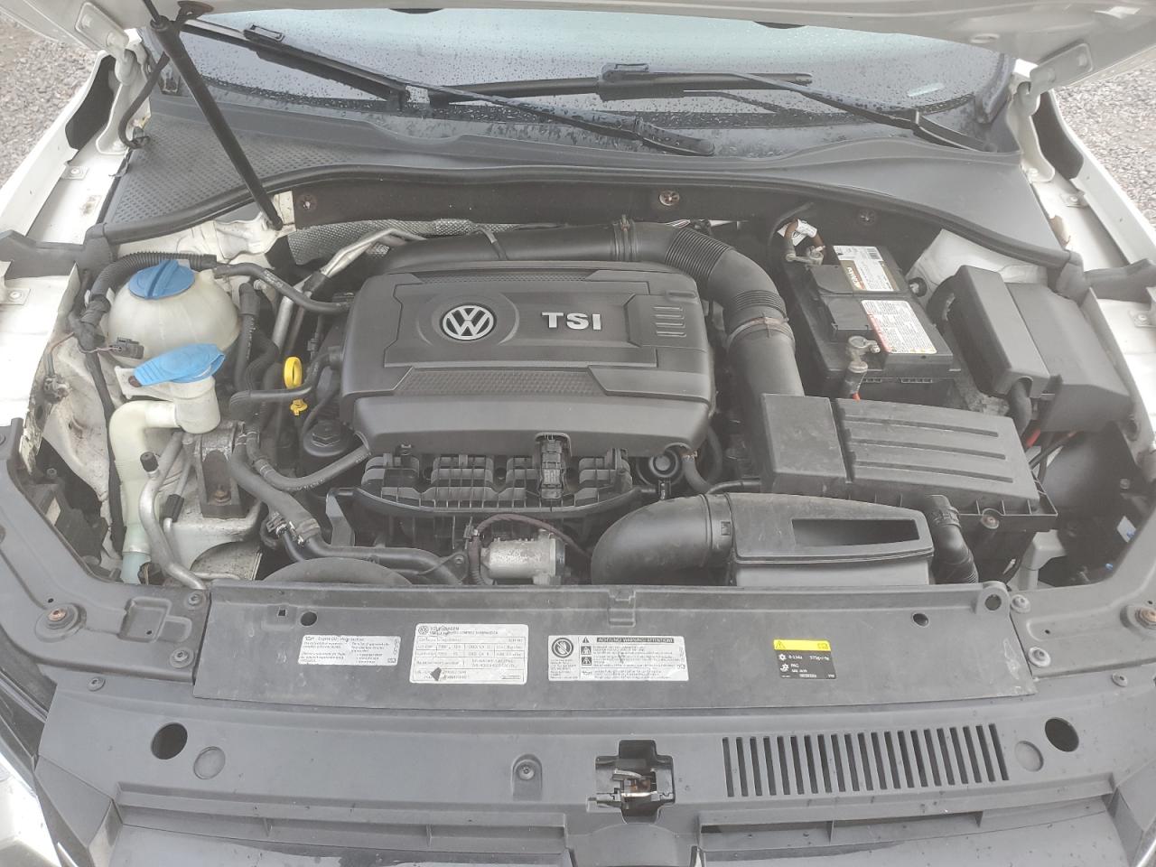 2014 Volkswagen Passat - Image 11