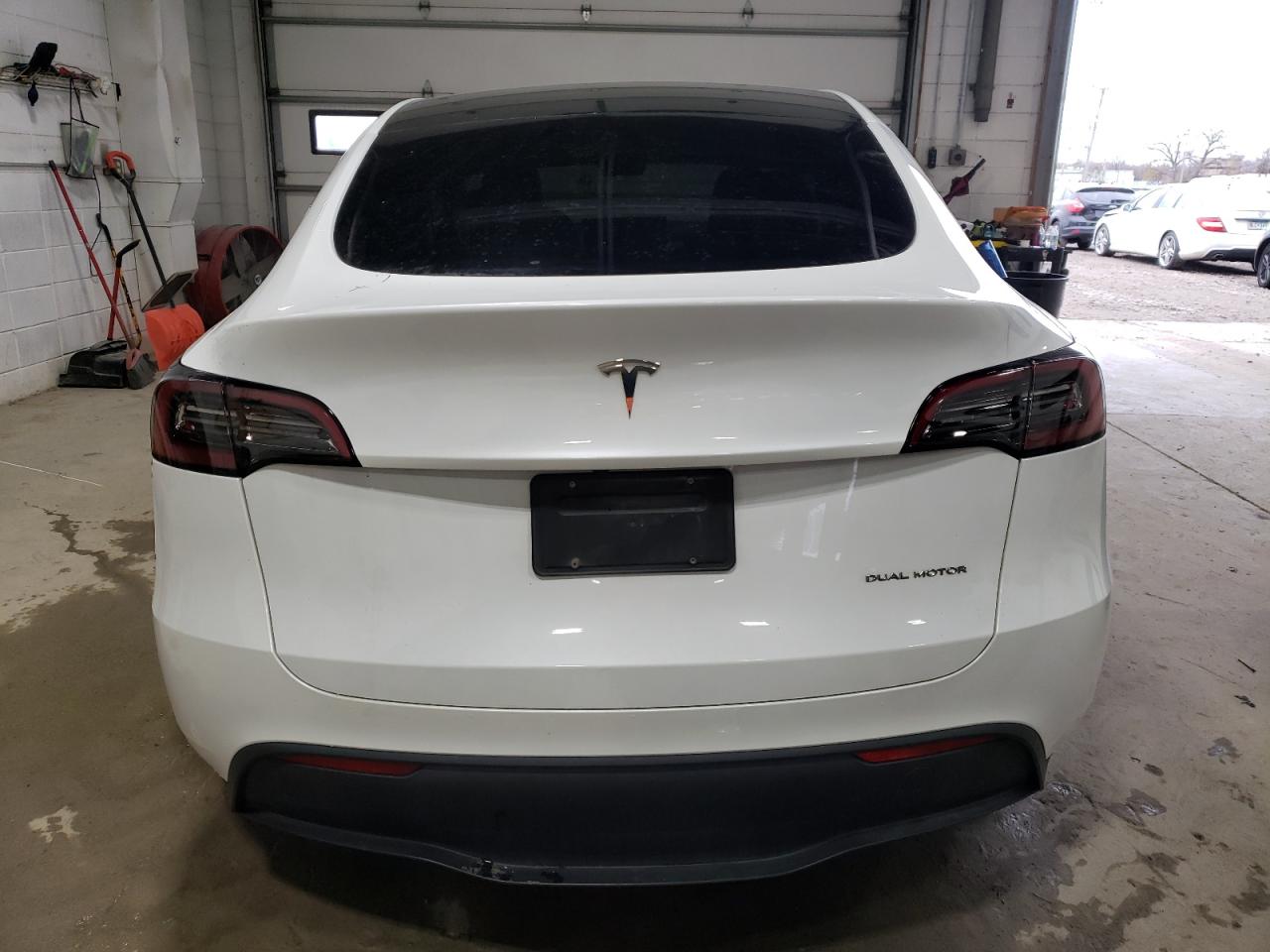 2023 Tesla Model Y VIN: 7SAYGDEE5PA112976 Lot: 81062814