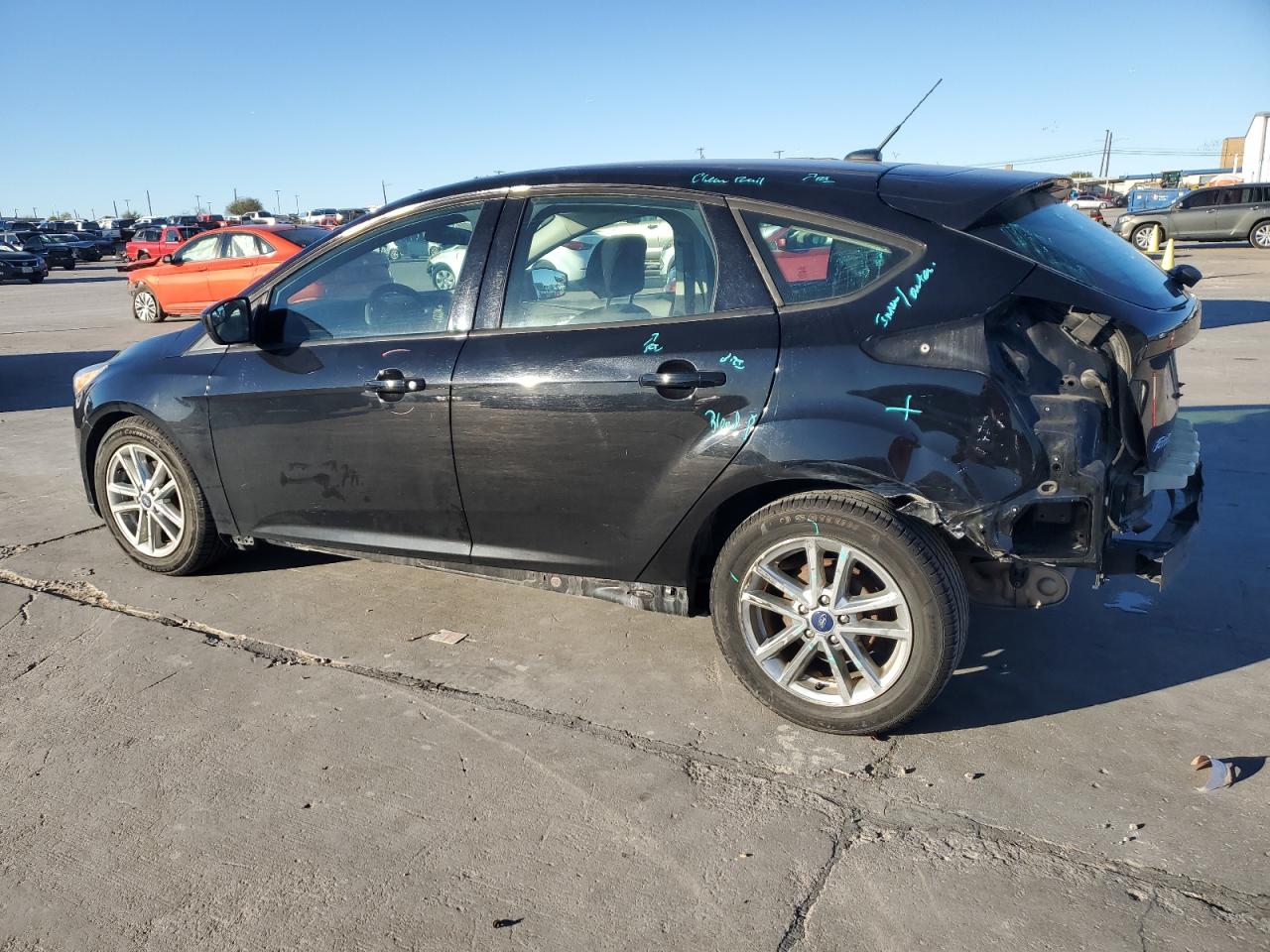 VIN 1FADP3K25JL200794 2018 FORD FOCUS no.2