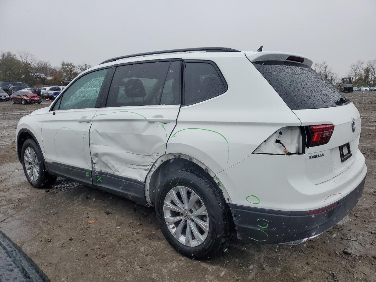 2020 Volkswagen Tiguan - Image 2