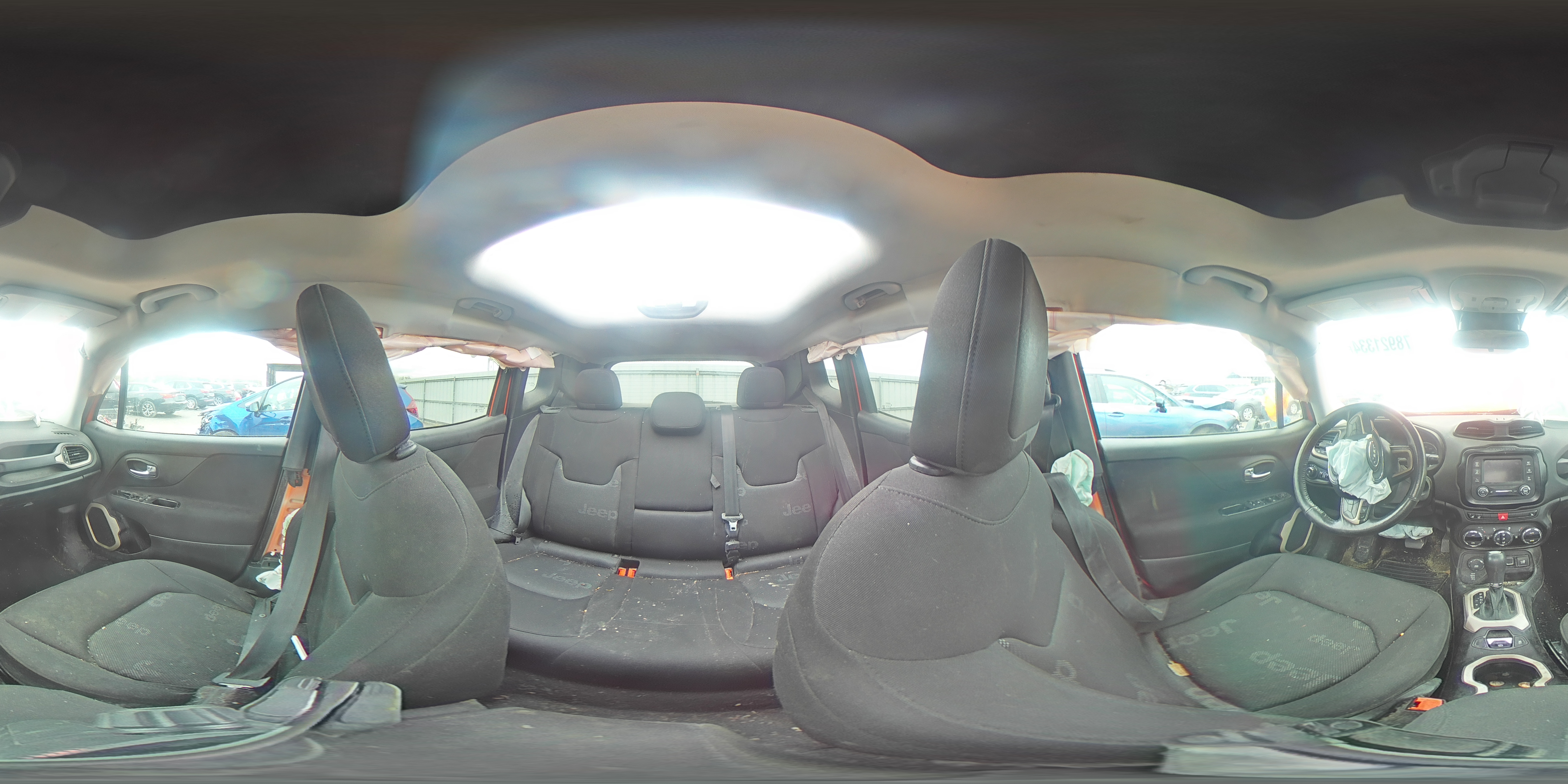 2015 Jeep Renegade - Image 13