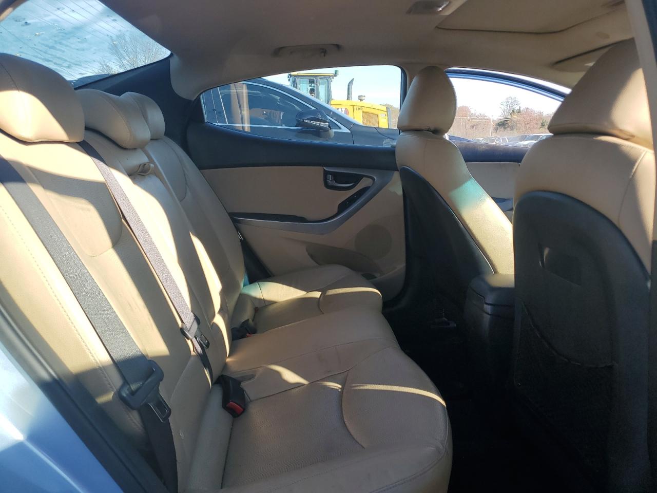 2013 Hyundai Elantra - Image 10
