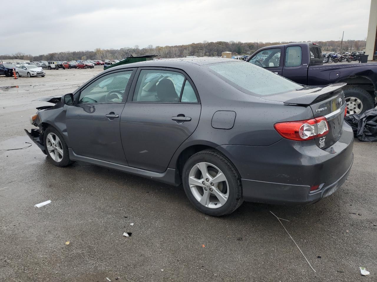 VIN 5YFBU4EE4DP221802 2013 TOYOTA COROLLA no.2